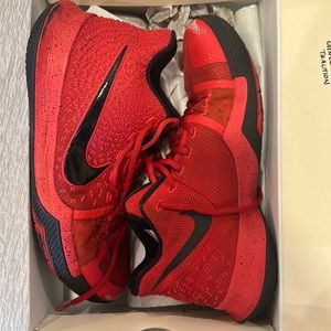 Kyrie 3 red